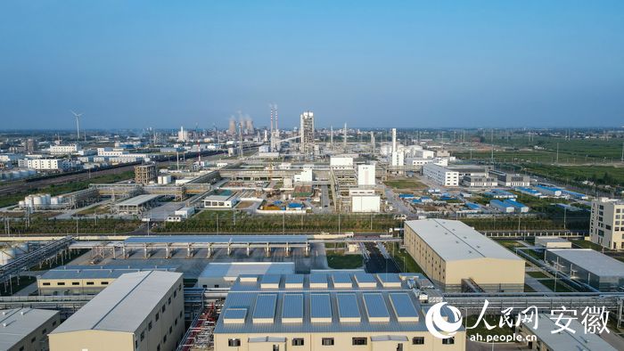 俯瞰淮北市新型煤化工合成材料基地。人民网 陶涛摄